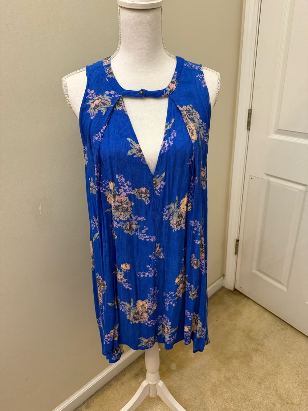 Free People Blue Floral Keyhole Swing Dress